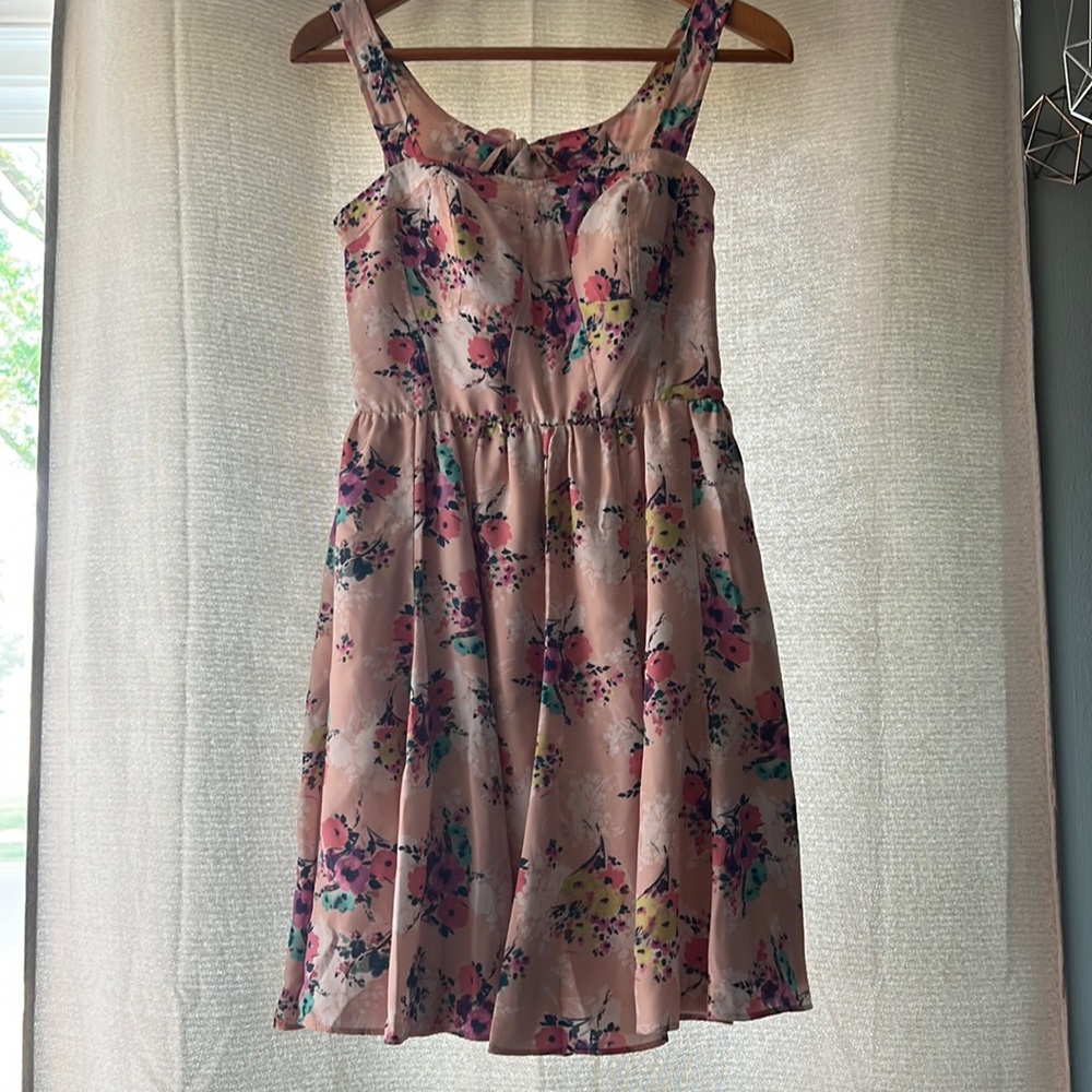 LAUREN CONRAD Size 4 peach Floral Color Knee length Sleeveless Dress